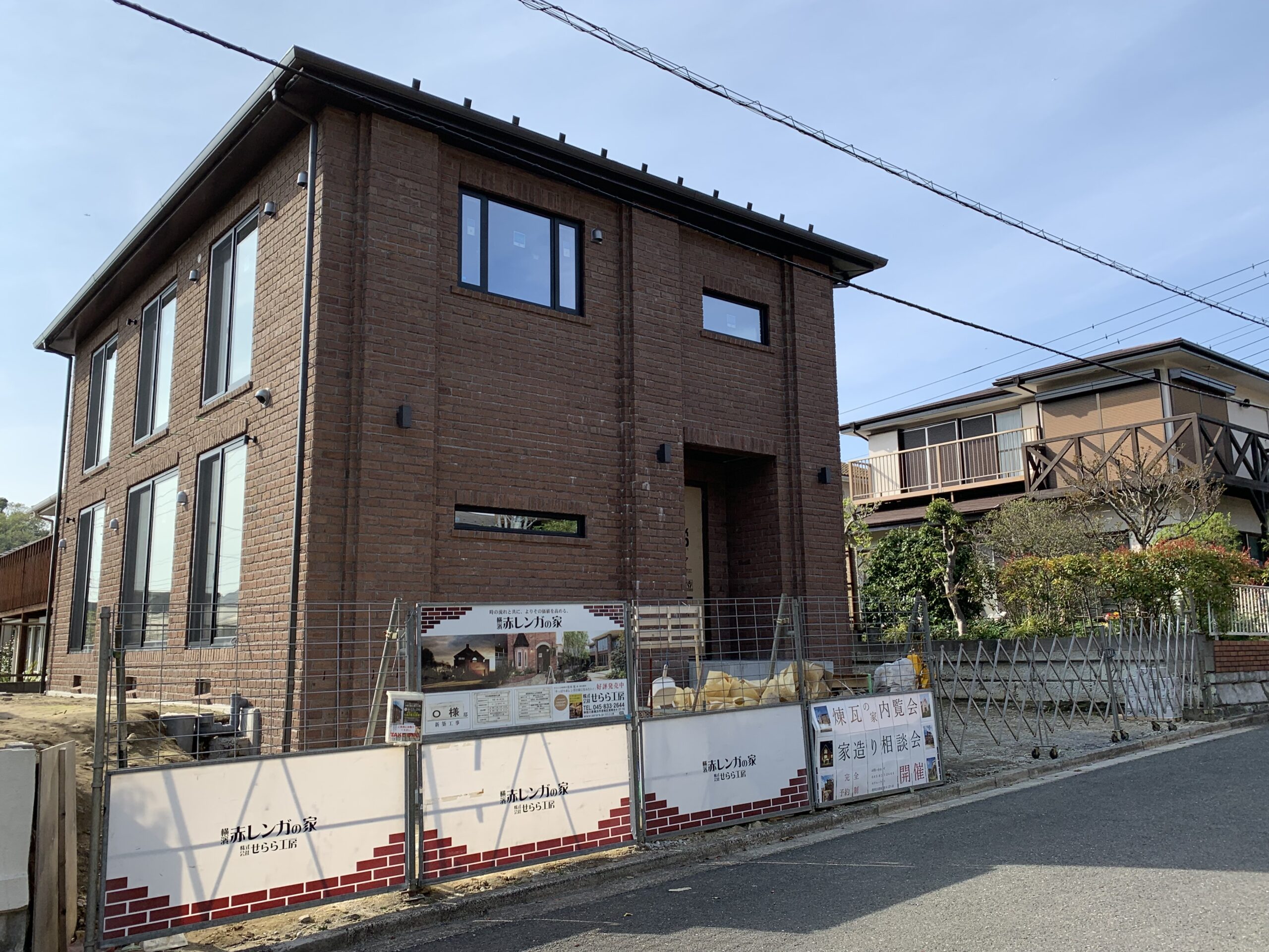 横浜市の工務店房のブログ　栄区でベールがはがれたレンガの家