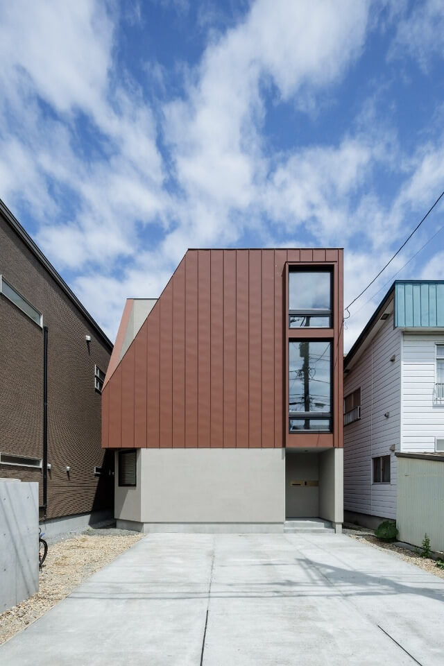 ガルバリウム鋼板を用いた高級住宅