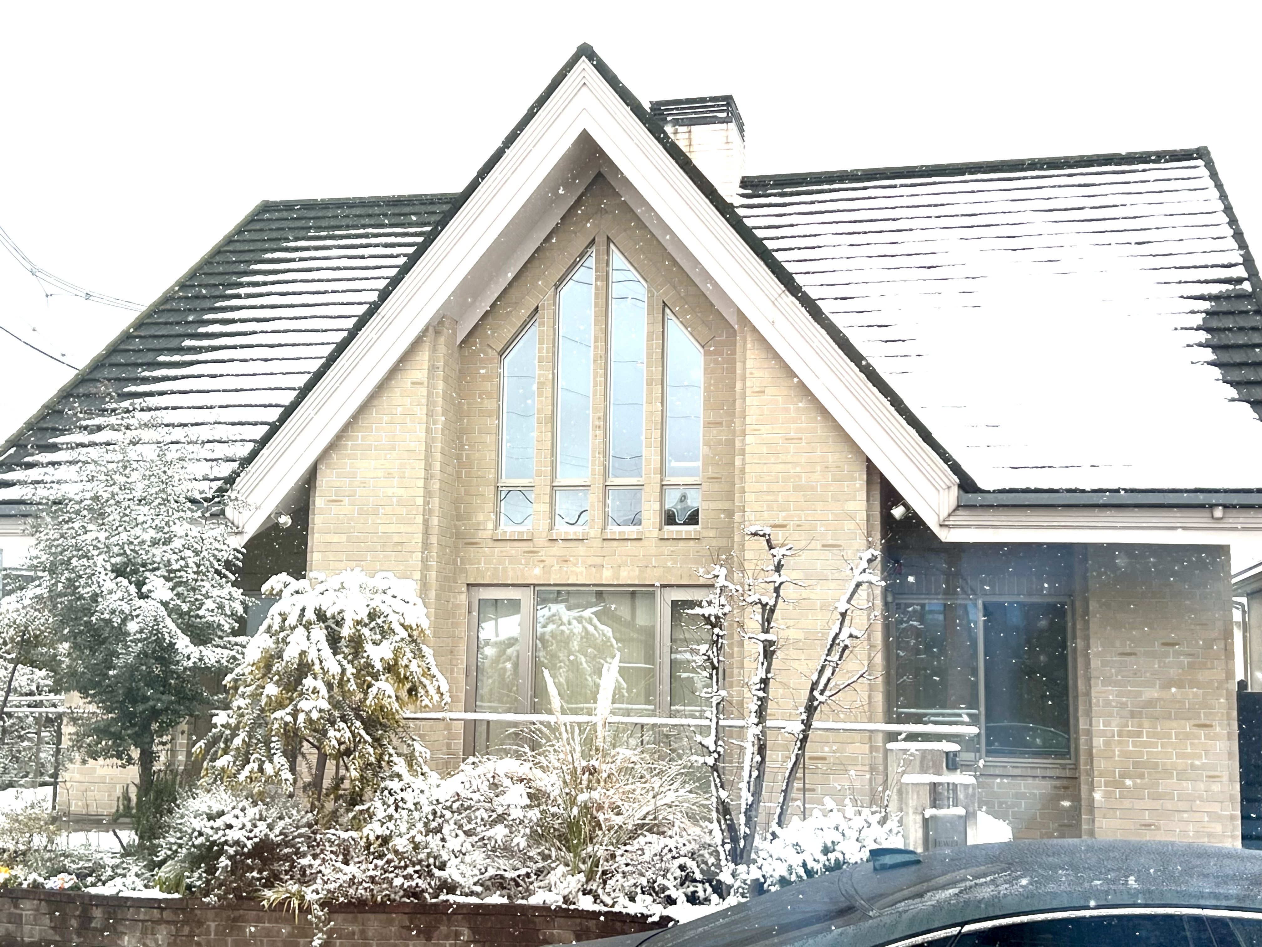 横浜市の工務店房のブログ　雪の日こそ実感する「レンガの家」の驚異的な断熱・耐火性能